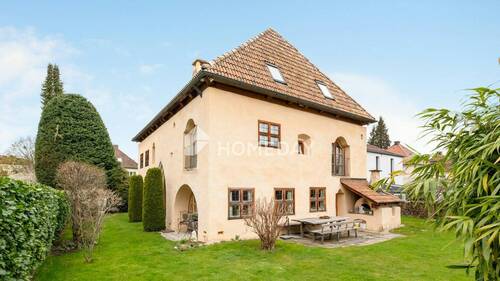 Außenansicht 2 - Exklusives Einfamilienhaus mit Spa, Aufzug und hochwertiger Ausstattung auf sonnigem Grundstück