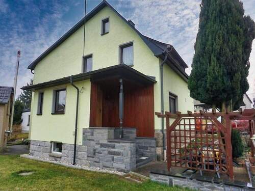 Eingangsbereich - 6 Zimmer Einfamilienhaus zum Kaufen in Treuen