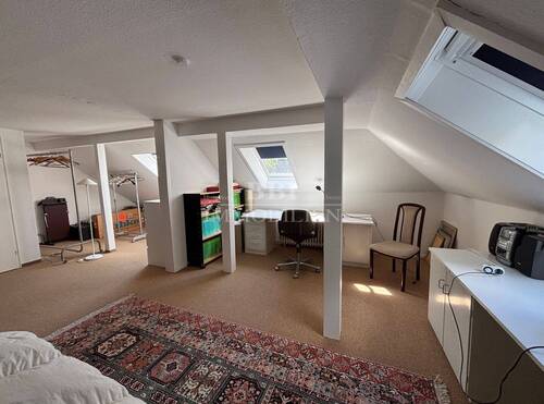 Großzügiges Zimmer im Obergeschoss - 