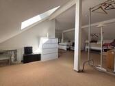 Großzügiges Zimmer im Obergeschoss - 