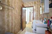 Bad mit Blick zur Diele - 