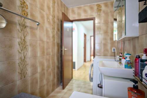 Bad mit Blick zur Diele - 