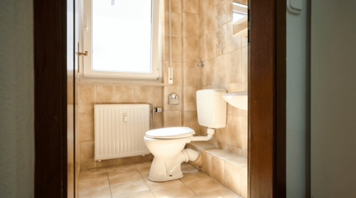 Separates WC mit Fenster - 