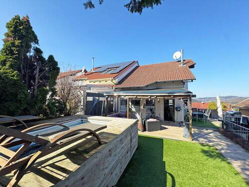 Garten mit Blick aufs Haus - 