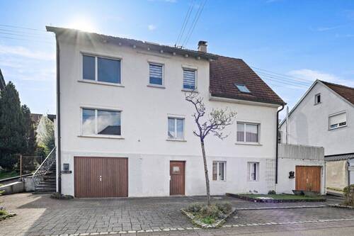 Vorderansicht - PROVISIONSFREI- Platz für Familie, Gäste oder Mieteinnahmen - Haus mit flexiblem Wohnkonzept