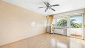 1. OG Schlafzimmer 1 - 