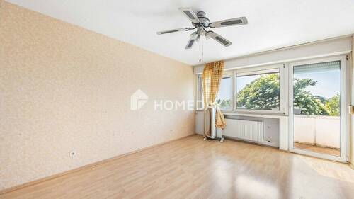1. OG Schlafzimmer 1 - 