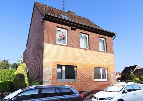 01-Front - Vielseitig nutzbares Ein- bis Zweifamilienhaus mit Garten und Garage in Heinsberg-Waldenrath