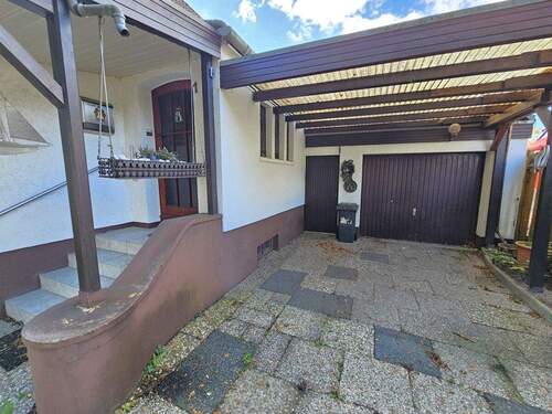 Eingangsbereich & Garage - 6 Zimmer Mehrfamilienhaus, Wohnhaus in Bremerhaven / Wulsdorf