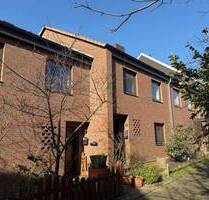 Attraktives Mittelreihenhaus mit Vollkeller, S- W Terrasse und Garage in ruhiger gefragter Ortslage - Achim