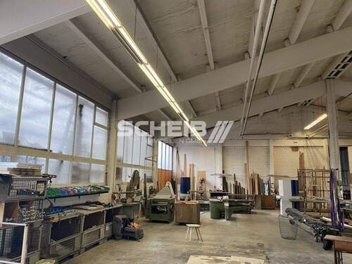 gute Raumhöhe - Halle in Ilsfeld