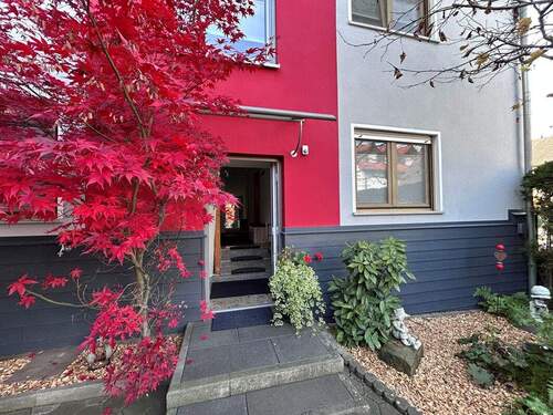 Herzlich Willkommen - 7 Zimmer Mehrfamilienhaus, Wohnhaus zum Kaufen in Langensendelbach