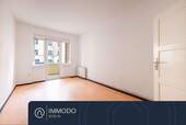 Wohnzimmer - ?? Altbau-Charme trifft Ruhe - Bezugsfreie 2 Zi Whg mit Balkon, EBK, neuer Heizung & gutem Schnitt