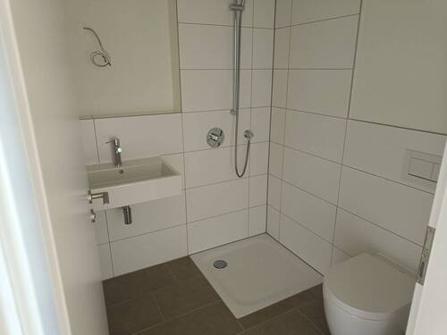 Gäste WC mit Dusche - 