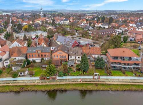 Luftbild - 1 Zimmer Mehrfamilienhaus, Wohnhaus in Hoya