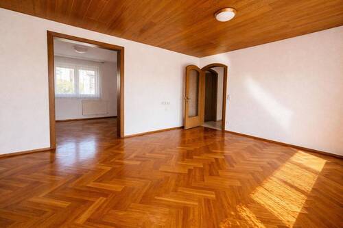 Wohnzimmer EG mit Parkett - 