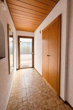 Diele mit Einbauschrank EG - 