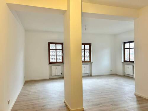 Wohnzimmer Ansicht 1 - Etagenwohnung mit 80,70 m&sup2; in Lauf an der Pegnitz zur Miete