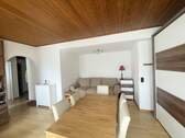 Wohnzimmer - 2 Zimmer Etagenwohnung in Köln