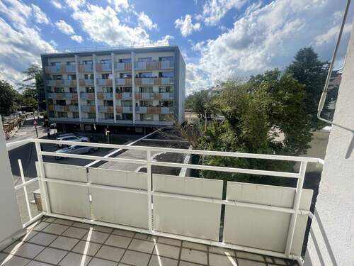  Anliegender Balkon - 