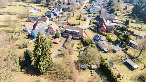 Außenansicht - (KI generiert) - 6 Zimmer Doppelhaushälfte zum Kaufen in Kiel