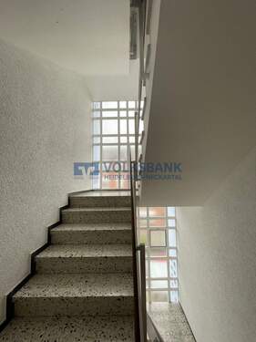 Treppenhaus - 4 Zimmer Etagenwohnung in Walldorf