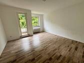 Wohnzimmer - 2 Zimmer Etagenwohnung zur Miete in Delmenhorst