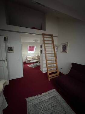 Blick Schlafzimmer zum Büro oder Ankleide - 