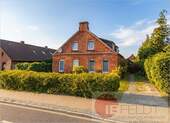Außenansicht - 9 Zimmer Mehrfamilienhaus, Wohnhaus zum Kaufen in Leer (Ostfriesland)
