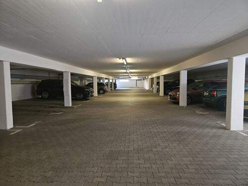 Tiefgarage, 2 Plätze verfügbar - 