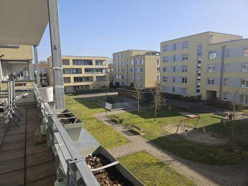 Loggia-Blick - 3 Zimmer Etagenwohnung in Rastatt