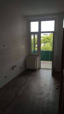 Küche mit Balkon.jpg - 