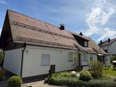 Haus gesamt - Doppelhaus mit Garten und Garagen