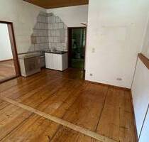 Schöne 2-Zimmer-Altbauwohnung mit kleiner Küchenzeile - Fürth Innenstadt