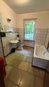 Blick ins Badezimmer.jpg - 