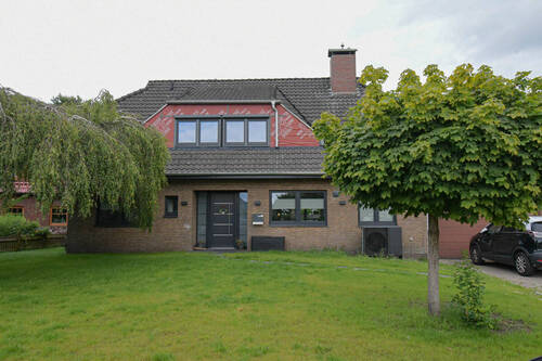 Ansicht vorne - 6608- Modernísiertes Einfamilienhaus im stylischem Trend und charakteristischem Stil