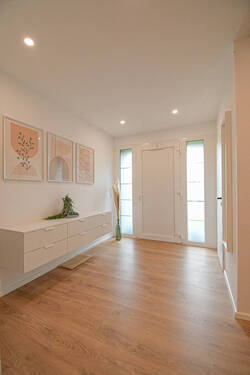 Diele EG - 8 Zimmer Einfamilienhaus zum Kaufen in Edewecht