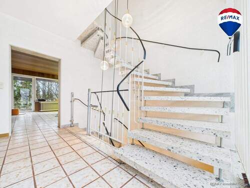 REMAX Immobilien DeLux Einfamilienhaus Diele Eppelborn Mark Borowicz - 