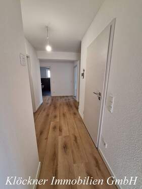 Flur - 3 Zimmer Etagenwohnung zum Kaufen in Saarbrücken