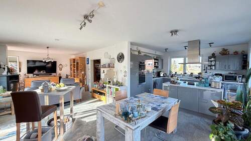 Küche - und Wohnzimmer-Erdgeschoss - 