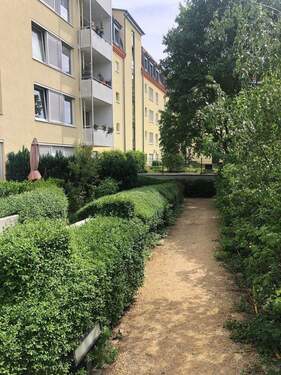 Innenhof mit Gartenbereichen - 