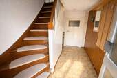 Diele mit Garderobe - 
