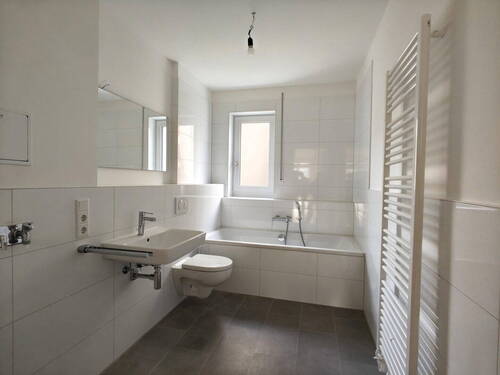 Bad - 4 Zimmer Etagenwohnung in Darmstadt