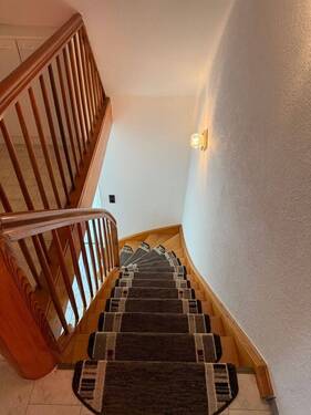 Treppenhaus (Räume 1. OG s. Videotour) - 