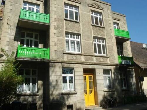 Ansicht des Wohnhauses - Freundliche Stadtwohnung mit Dielenboden - 1.OG: Dielen, EBK, Duschbad, Balkon !