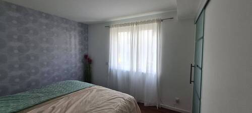 Teilansicht vom Schlafzimmer mit begehbaren Kleide - 