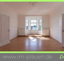 4-Zimmer-Wohnung mit Balkon, Kachelofen & frisch saniertem Bad in Plauen - jetzt mieten!