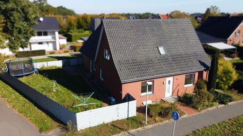 Bild 1 - 'Viel Platz für Ihre Träume!' - Charmantes Einfamilienhaus am Ortsrand von Recke