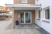 Eingang hinten - Etagenwohnung mit 105,00 m&sup2; in Grafenhausen zur Miete