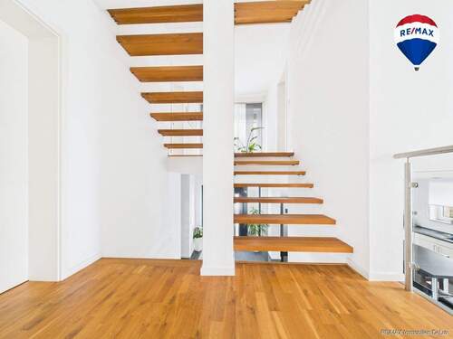 REMAX Immobilien DeLux Einfamilienhaus Diele Neunkirchen Mark Borowicz - 